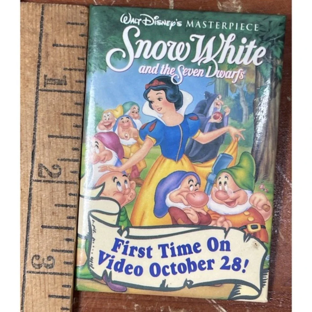 Disney vintage snow